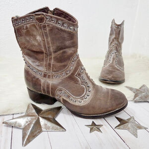 Corral short studded western boots distressed brown side zip leather women's 7.5